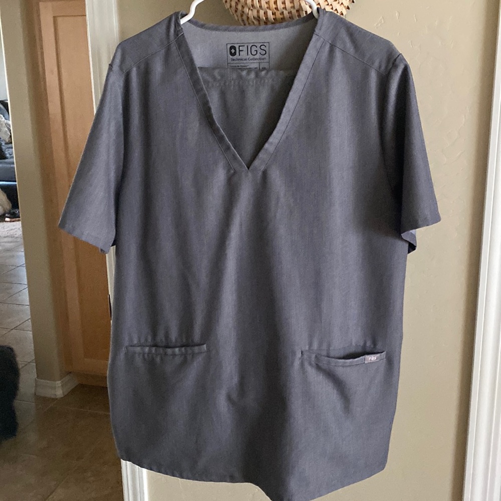 Figs scrub top and matching bottoms